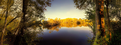 landscape nature outdoors lake water river trees lakescape panorama panoramic loddon twyford berkshire england britain uk thamesvalley phone mobile samsung galaxy s8 video edit process ice topaz color colour grading sunset autumn