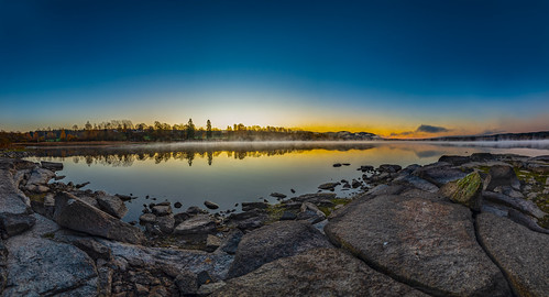 norway oslo maridalen maridalsvannet autumnmorning lake eater rocks stones clear sunrise sky color frostsmoke october fall reflection nature outdoors view panorama