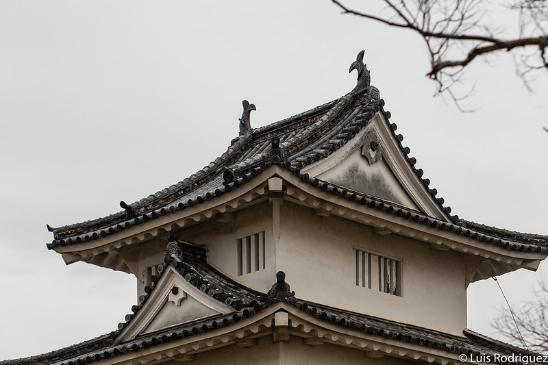 Shachihoko en la cima del castillo de Marugame