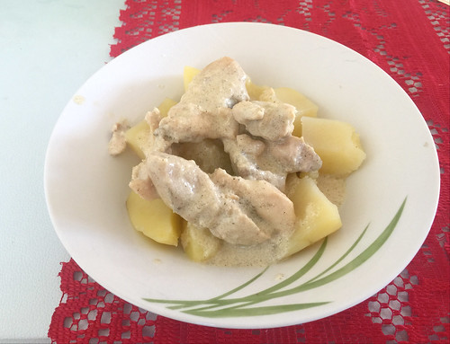 Hähnchen in Knoblauch-Sahne-Sauce mit Salzkartoffeln / Cream garlic chicken with potatoes