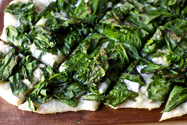 crispy spinach pizza