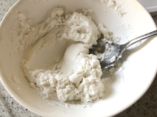 Сиратама - белые шарики сиратама, очень, можно, шарики, кухне, угодно, конечно, немного, вообще, тесто, слепить, форму, мороженого, текстур, мороженым, десертах, получится, вкусно, гораздо, заморозить