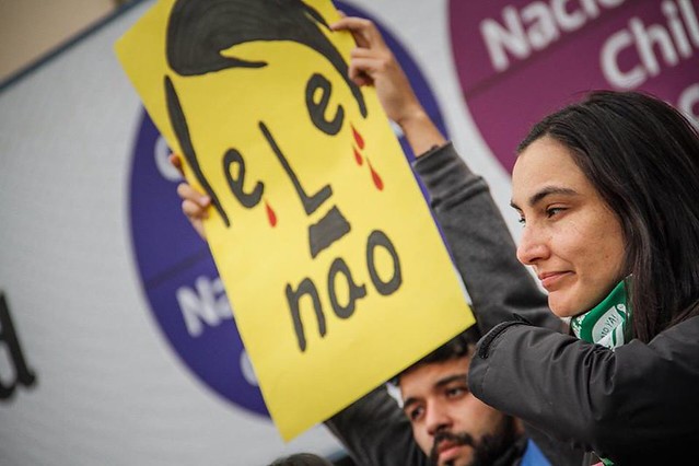 Manifestantes comparam Bolsonaro com Hitler em atos realizados no último dia 29 - Créditos: Foto: Mídia Ninja
