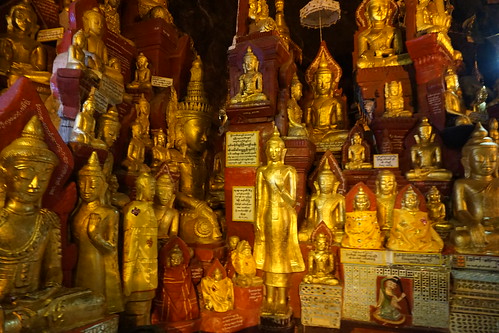 Pindaya con Bagan en el horizonte - Myanmar, Camboya y Laos: la ruta de los mil templos (25)