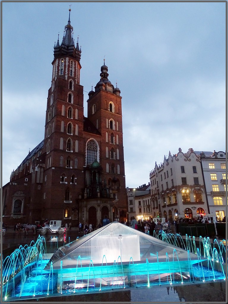 7 días en Polonia: Cracovia-Auschwitz-Tatras y Zakopane-Minas de Sal-Río Dunajec - Blogs de Polonia - Planty-Centro Histórico(Plaza del Mercado-Basílica de Sta. María-Lonja de Paños) (44)