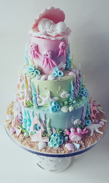 Cake by Greta Raulinaityte of Skanu