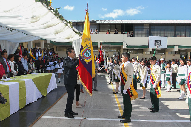 Acto de Juramento a la Bandera Nacional - Unidad Educativa Técnico Yaruquí