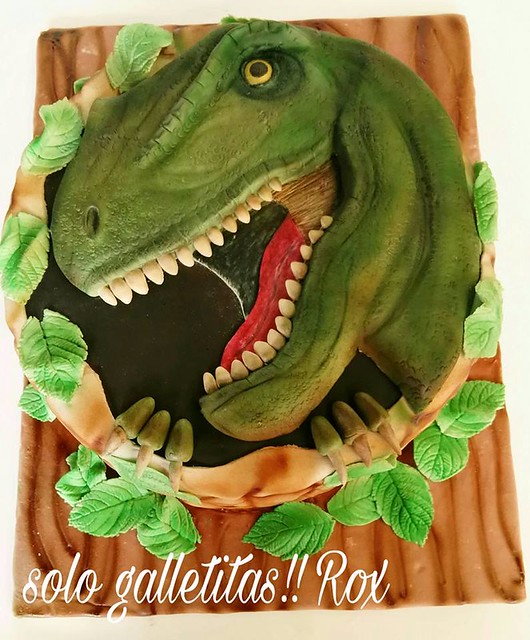 Dinosaur Cake by Rocio Chavez of Solo Galletitas Rox