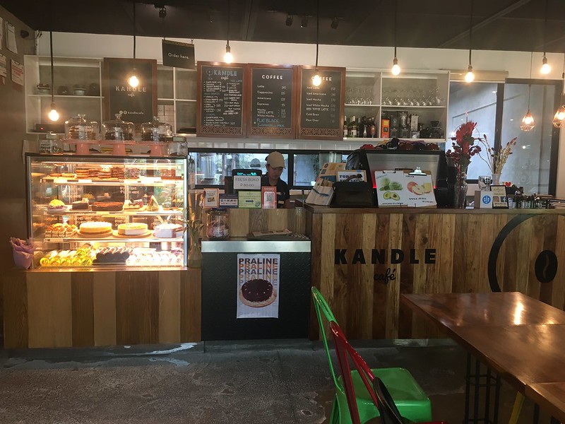 Kandle Cafe, Tomas Morato