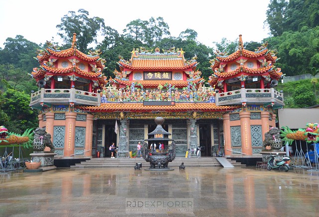 alishan forest tour longyin temple