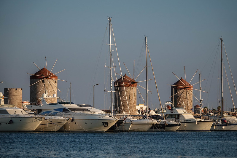 Harbour wind mills